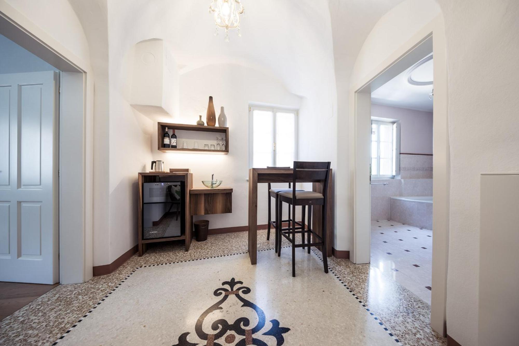 Romantik Hotel Jagdhof Caldaro Bagian luar foto
