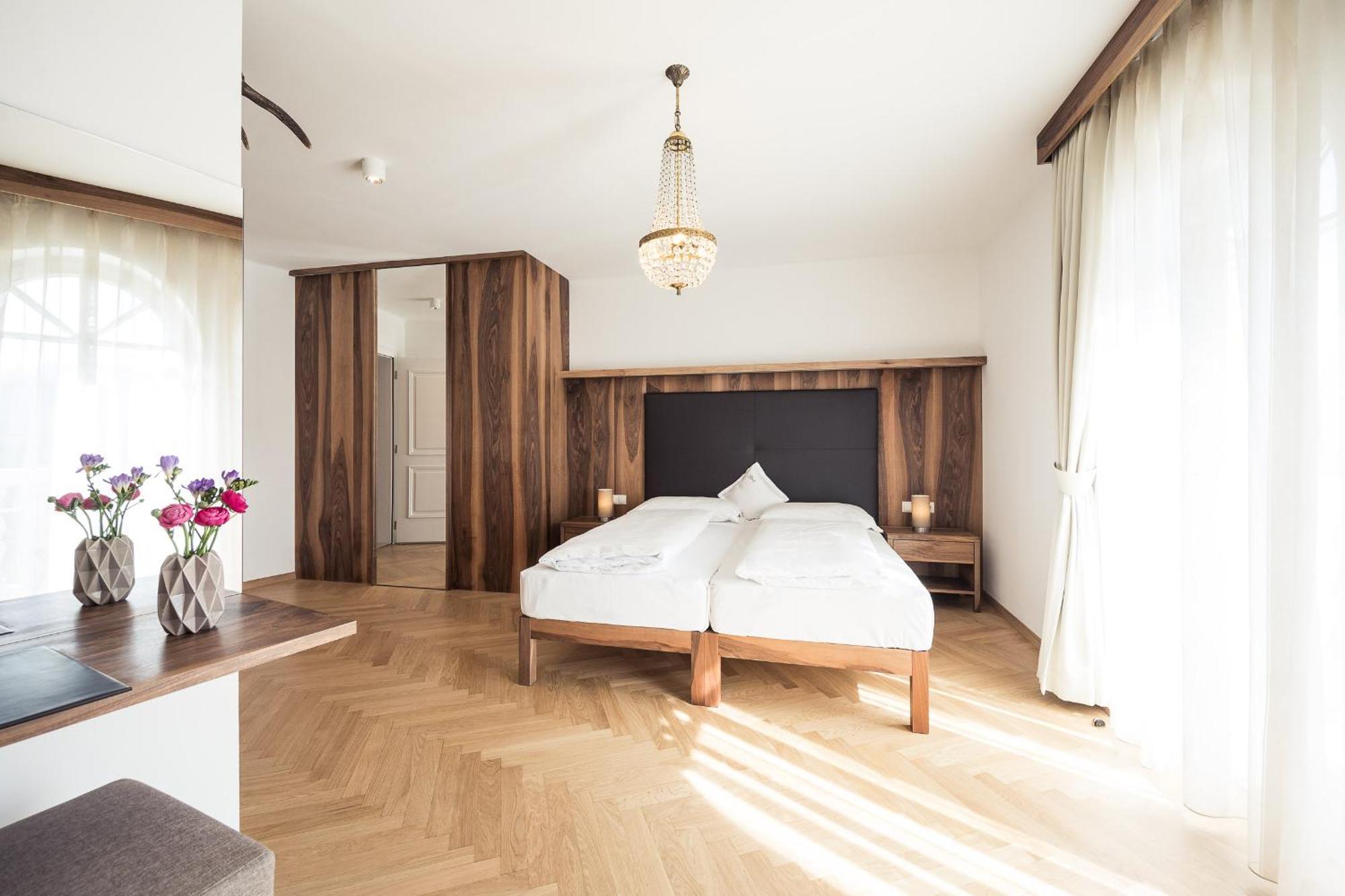Romantik Hotel Jagdhof Caldaro Bagian luar foto