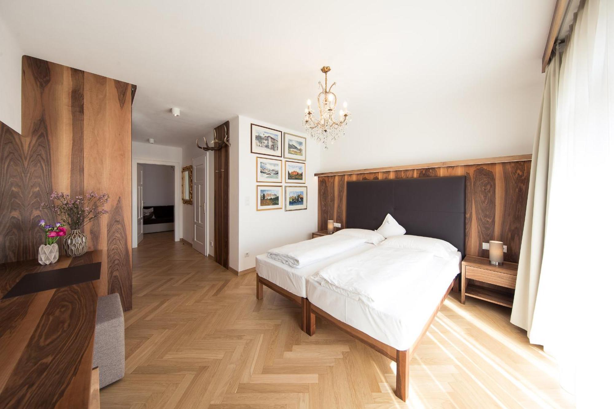 Romantik Hotel Jagdhof Caldaro Bagian luar foto