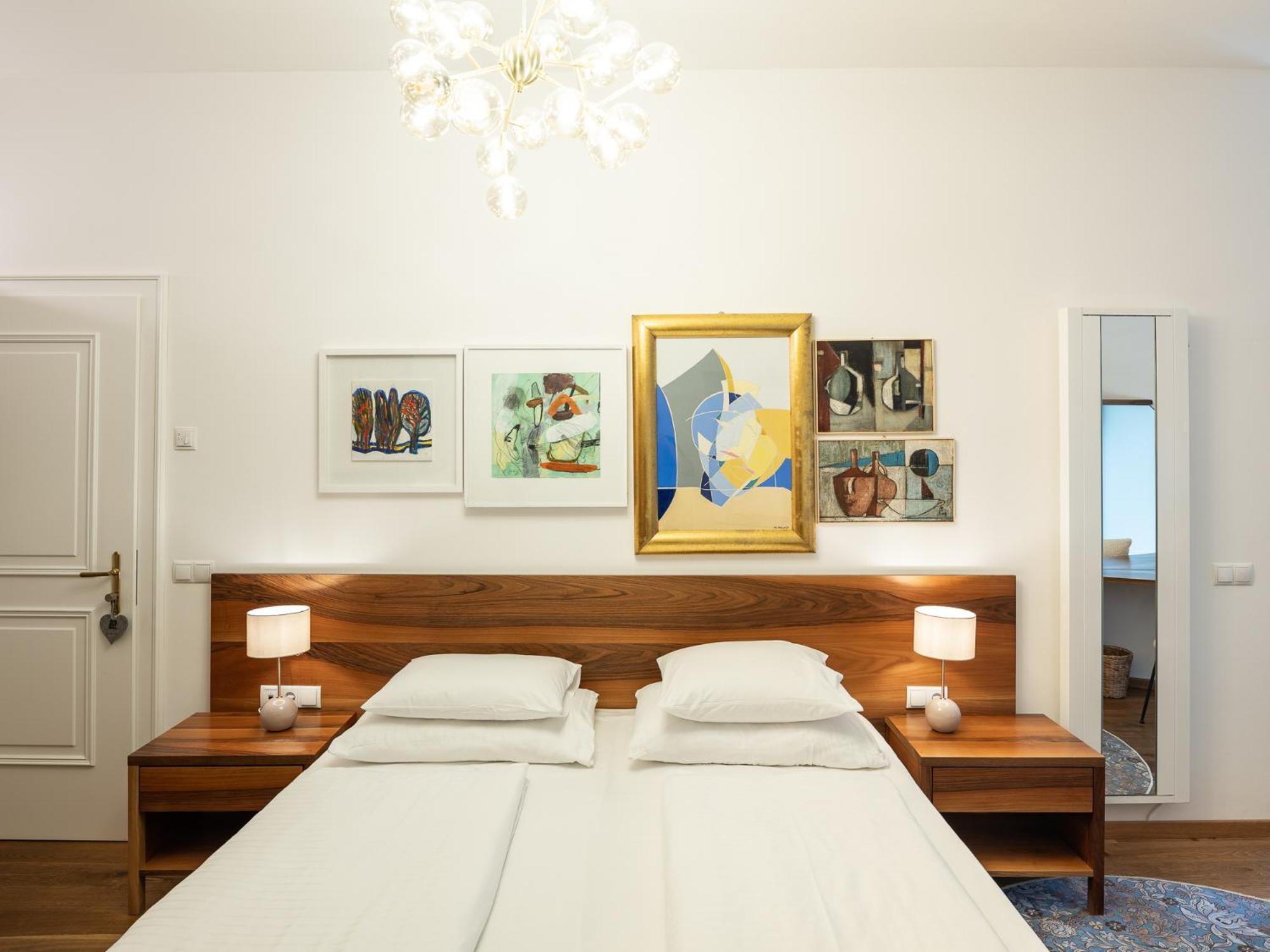 Romantik Hotel Jagdhof Caldaro Bagian luar foto