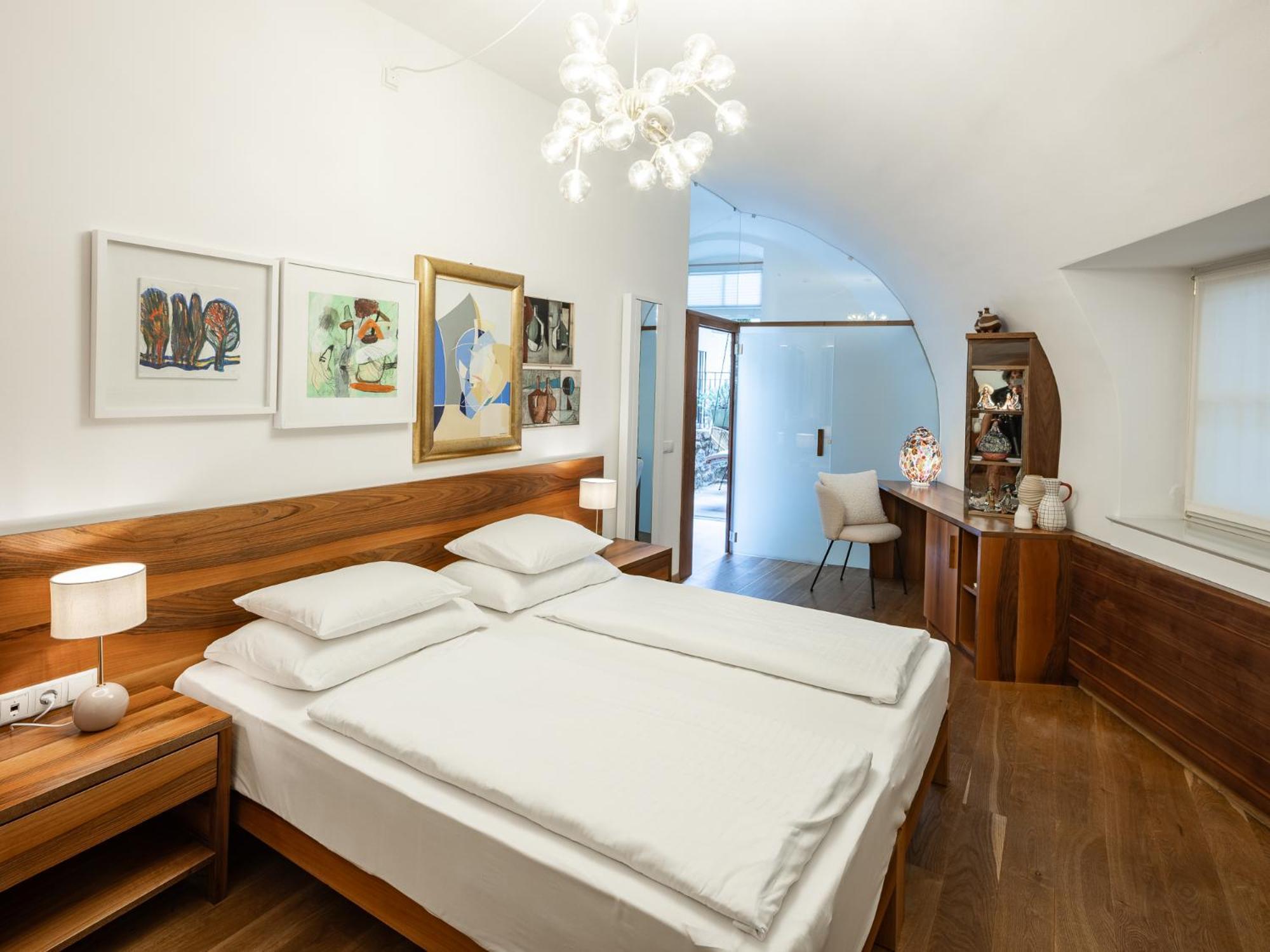 Romantik Hotel Jagdhof Caldaro Bagian luar foto