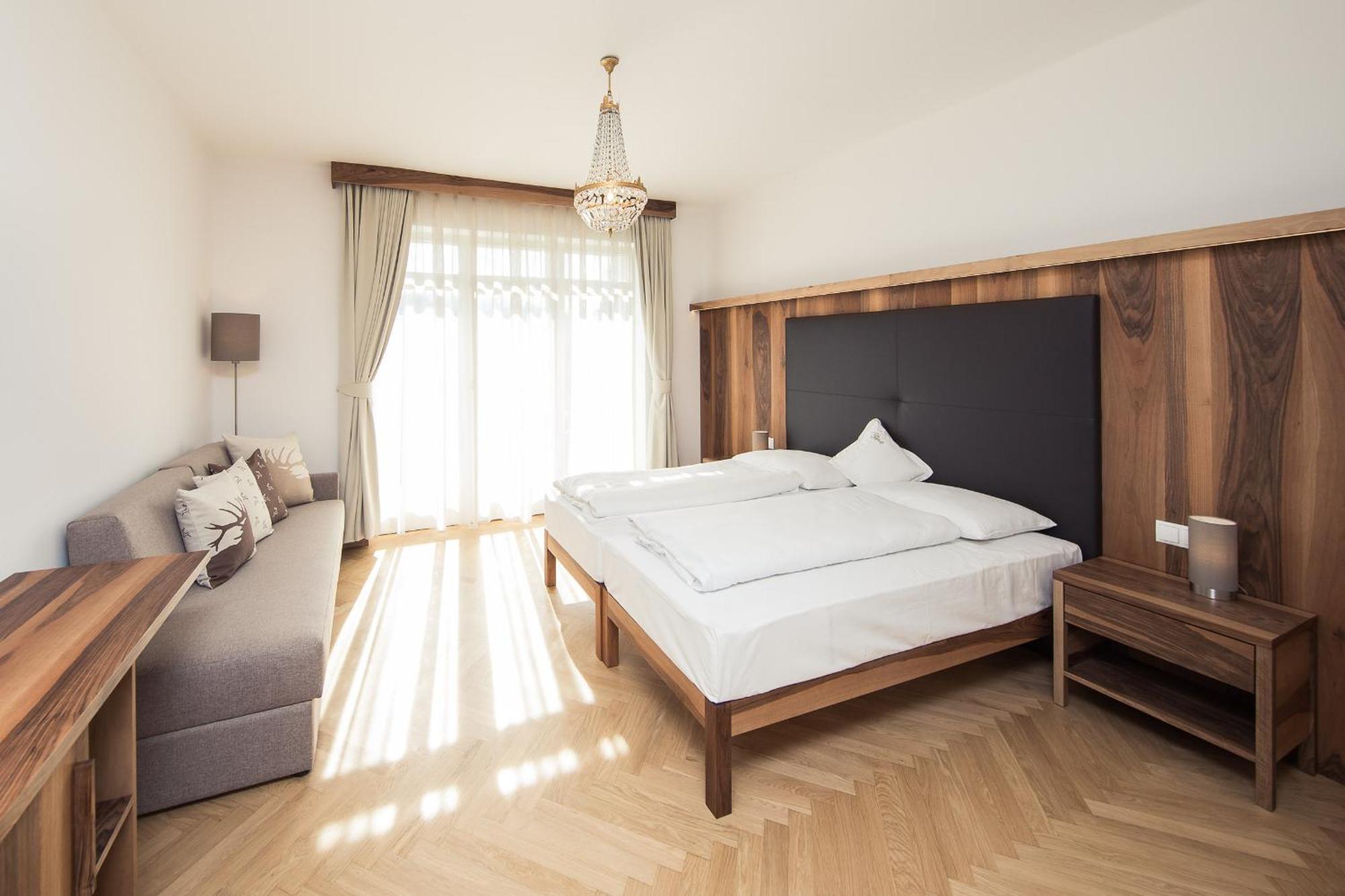 Romantik Hotel Jagdhof Caldaro Bagian luar foto